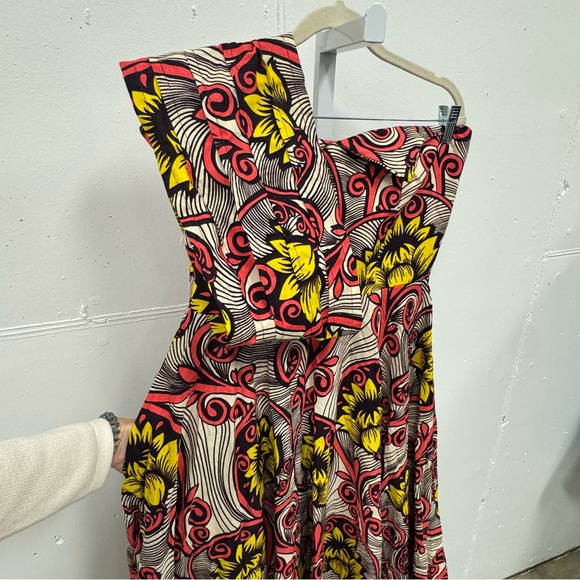 Floral One-Shoulder Dress - Picture 5 of 14